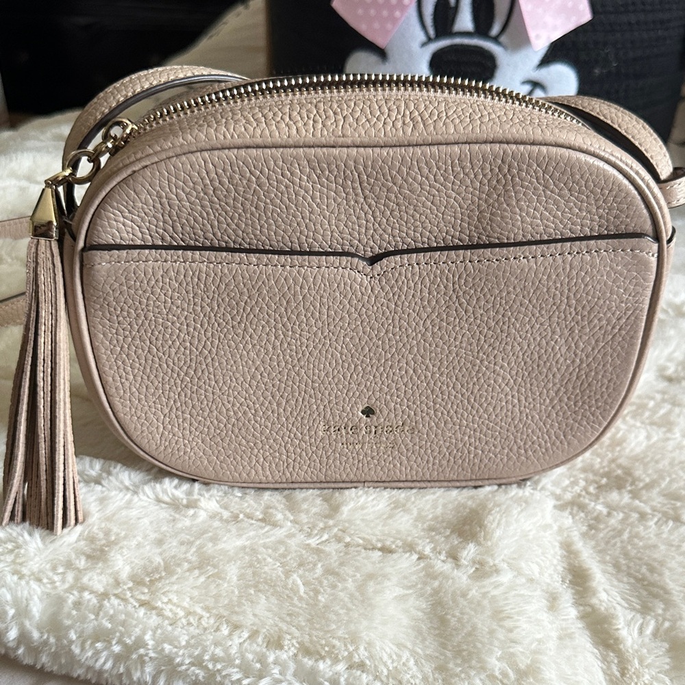 Kate spade Elegant Beige Crossbody Bag NWT - Picture 2 of 13